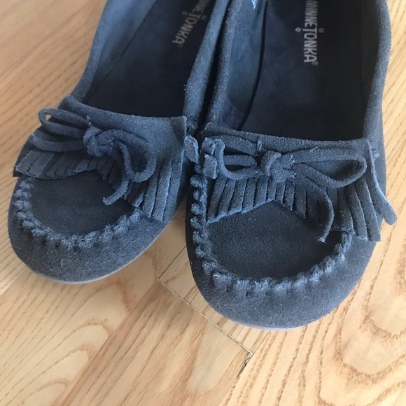 Minnetonka Kilty moccasins suede leather shoes charcoal gray womens size 6.5 - Picture 2 of 13